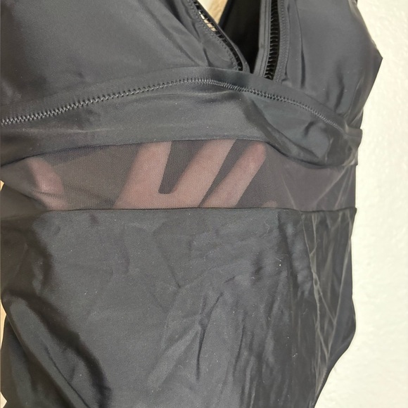 Cupshe Women's 2x NWT Black One Piece Swimsuit Ruffle V-Neck Mesh Waist Detail - Picture 10 of 12
